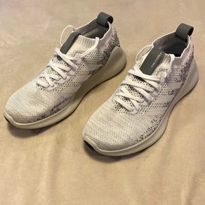 BNWOT ADIDAS PureBounce+ M:10/EU:44